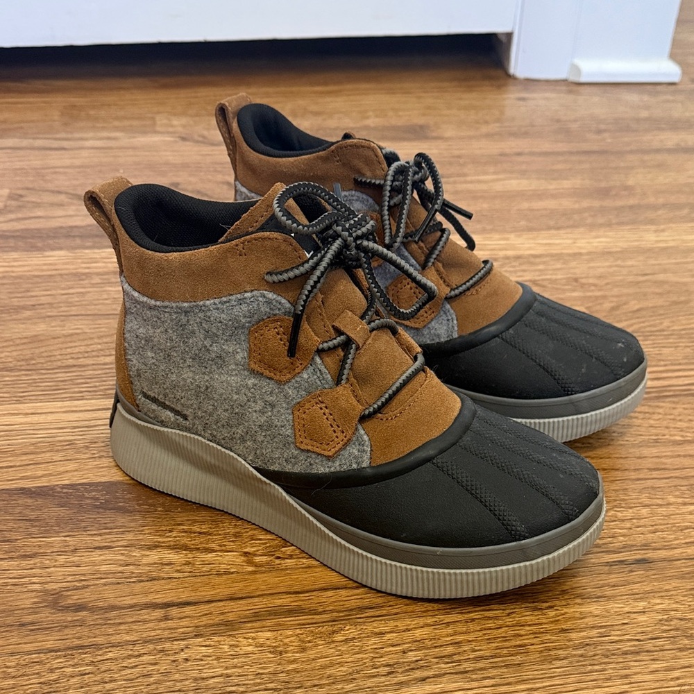 Women's Brown and Grey Sorel Boots